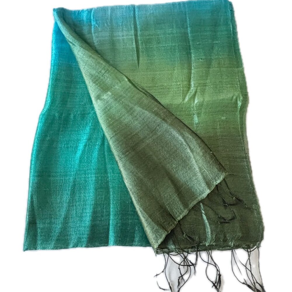 Gorgeous Raw Silk Handwoven Scarf / Shawl Emerald Green Ombré - Picture 3 of 6
